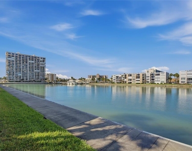 7540 Bay Island Drive S - Photo Thumbnail 43