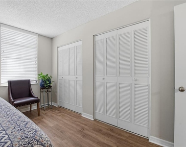 7540 Bay Island Drive S - Photo Thumbnail 19