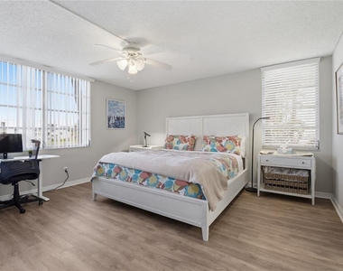 7540 Bay Island Drive S - Photo Thumbnail 21