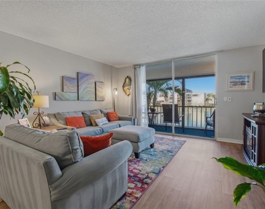 7540 Bay Island Drive S - Photo Thumbnail 5