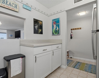 7540 Bay Island Drive S - Photo Thumbnail 14