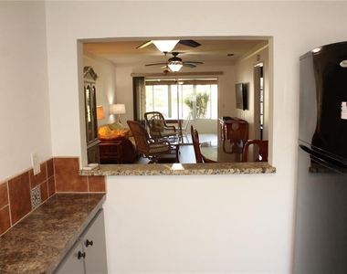 5062 Live Oak Circle - Photo Thumbnail 4