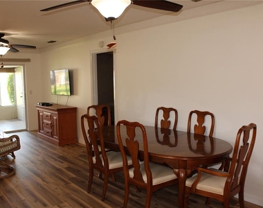5062 Live Oak Circle - Photo Thumbnail 6