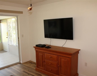 5062 Live Oak Circle - Photo Thumbnail 15