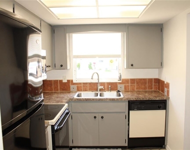 5062 Live Oak Circle - Photo Thumbnail 1