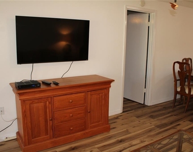 5062 Live Oak Circle - Photo Thumbnail 14