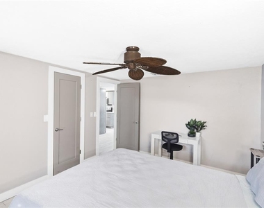 5320 Moeller Avenue - Photo Thumbnail 9