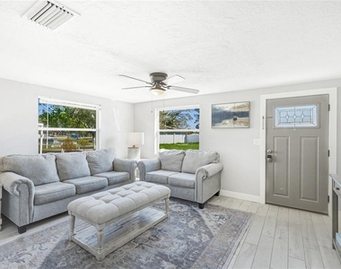 5320 Moeller Avenue - Photo Thumbnail 3