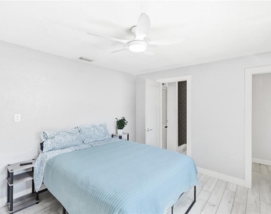 5320 Moeller Avenue - Photo Thumbnail 14