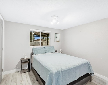 5320 Moeller Avenue - Photo Thumbnail 11