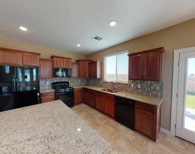 6757 Ixtapa Place - Photo Thumbnail 12