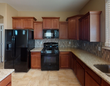 6757 Ixtapa Place - Photo Thumbnail 14