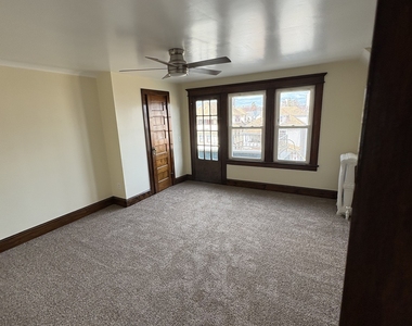 689 Maplewood Avenue - Photo Thumbnail 4