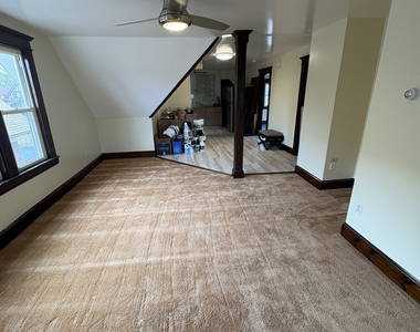 689 Maplewood Avenue - Photo Thumbnail 9
