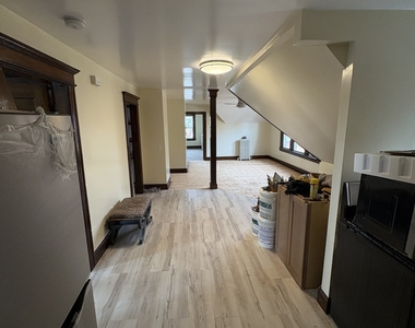 689 Maplewood Avenue - Photo Thumbnail 12