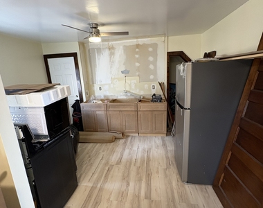 689 Maplewood Avenue - Photo Thumbnail 2