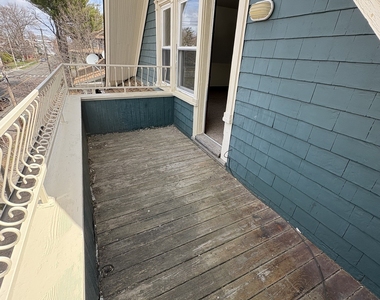 689 Maplewood Avenue - Photo Thumbnail 7