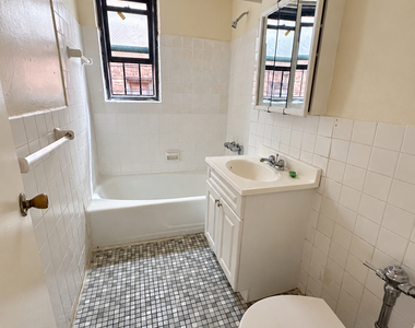 1902 Beverley Road - Photo Thumbnail 6