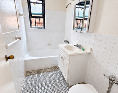 1902 Beverley Road - Photo Thumbnail 8