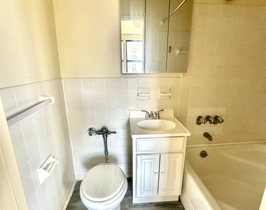 1902 Beverley Road - Photo Thumbnail 4