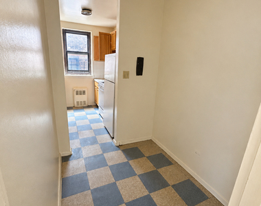 1902 Beverley Road - Photo Thumbnail 3