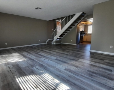 1632 Marathon Drive - Photo Thumbnail 9
