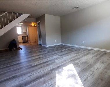 1632 Marathon Drive - Photo Thumbnail 8