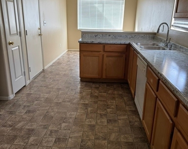 2228 Cambridge Elms Street - Photo Thumbnail 7
