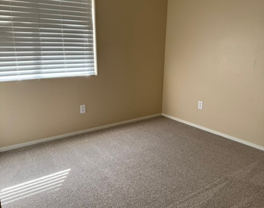 2228 Cambridge Elms Street - Photo Thumbnail 4