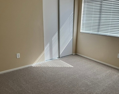 2228 Cambridge Elms Street - Photo Thumbnail 3