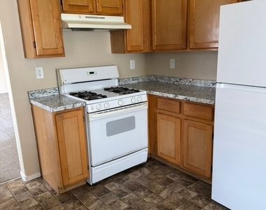 2228 Cambridge Elms Street - Photo Thumbnail 6
