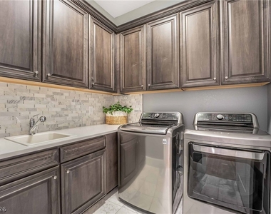 3084 Amoruccio Court - Photo Thumbnail 11
