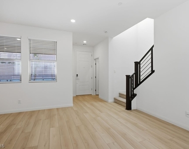 115 Cinder Cone Lane - Photo Thumbnail 2