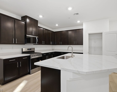 115 Cinder Cone Lane - Photo Thumbnail 7