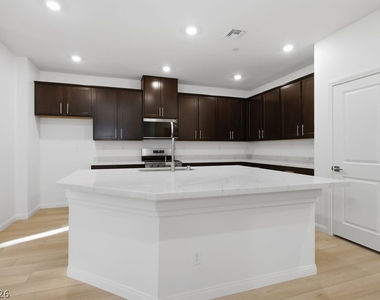 115 Cinder Cone Lane - Photo Thumbnail 6
