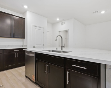 115 Cinder Cone Lane - Photo Thumbnail 9