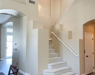 2012 Scarlet Rose Drive - Photo Thumbnail 9