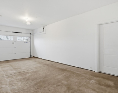 1195 Marina Parkway - Photo Thumbnail 14
