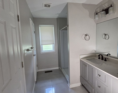 136 Hillsdale Drive Se - Photo Thumbnail 7