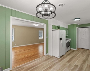628 S Evelyn Place Nw - Photo Thumbnail 5