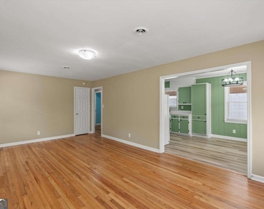 628 S Evelyn Place Nw - Photo Thumbnail 4