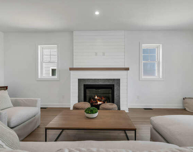 916 Ocean Avenue - Photo Thumbnail 4
