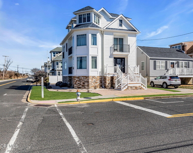 550 Whiting Avenue - Photo Thumbnail 3