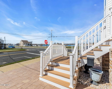 550 Whiting Avenue - Photo Thumbnail 4