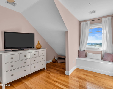 550 Whiting Avenue - Photo Thumbnail 47