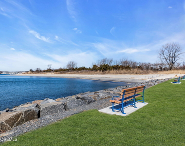 550 Whiting Avenue - Photo Thumbnail 6
