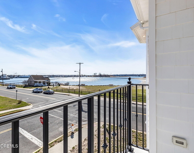 550 Whiting Avenue - Photo Thumbnail 10