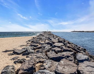550 Whiting Avenue - Photo Thumbnail 9