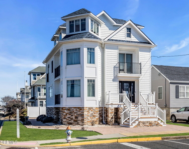 550 Whiting Avenue - Photo Thumbnail 2