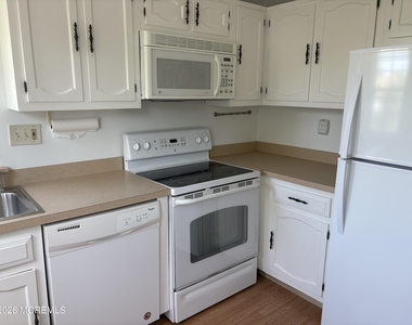 21 Newbury Row - Photo Thumbnail 12